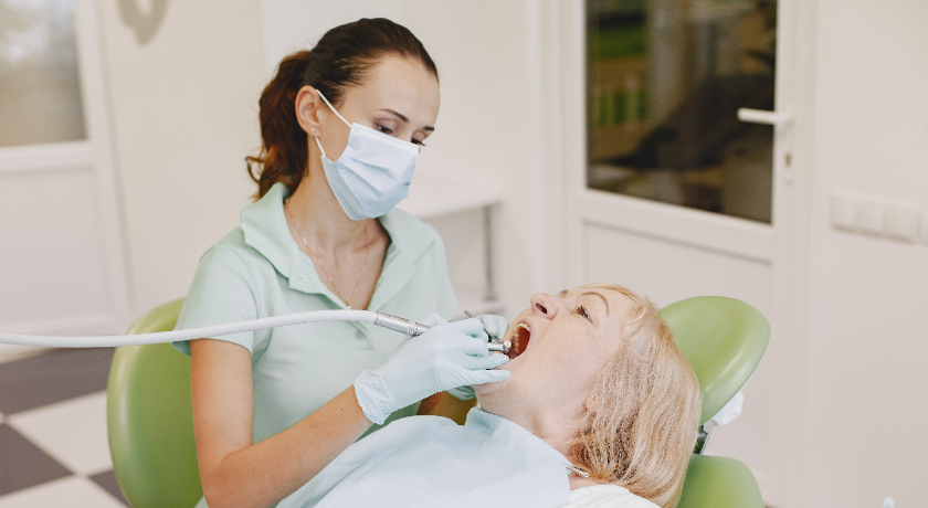 Firmado el convenio para la asistencia sanitaria en materia de salud bucodental para mayores de 80 años en la Comunidad de Madrid